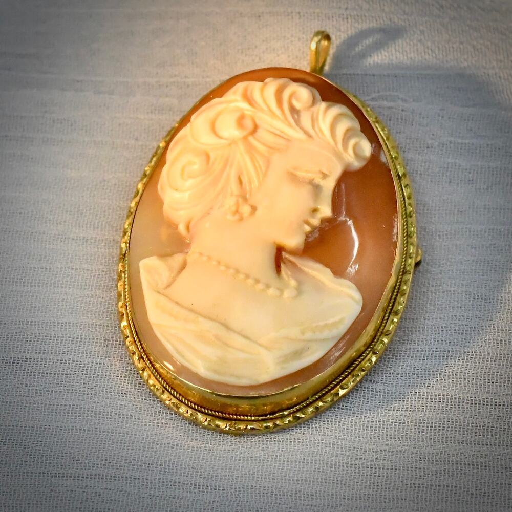 Vintage Marbro 14K Yellow Gold Carved Shell Cameo Brooch Pendant 38x30mm 8.04g